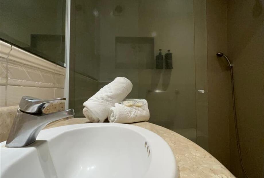 banheiro lateral, fm, master 01.jpg