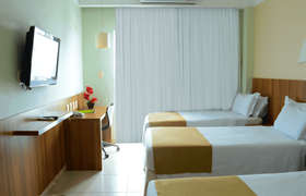 Triplo com Camas de Solteiro Vista Cidade do Real Classic Hotel
