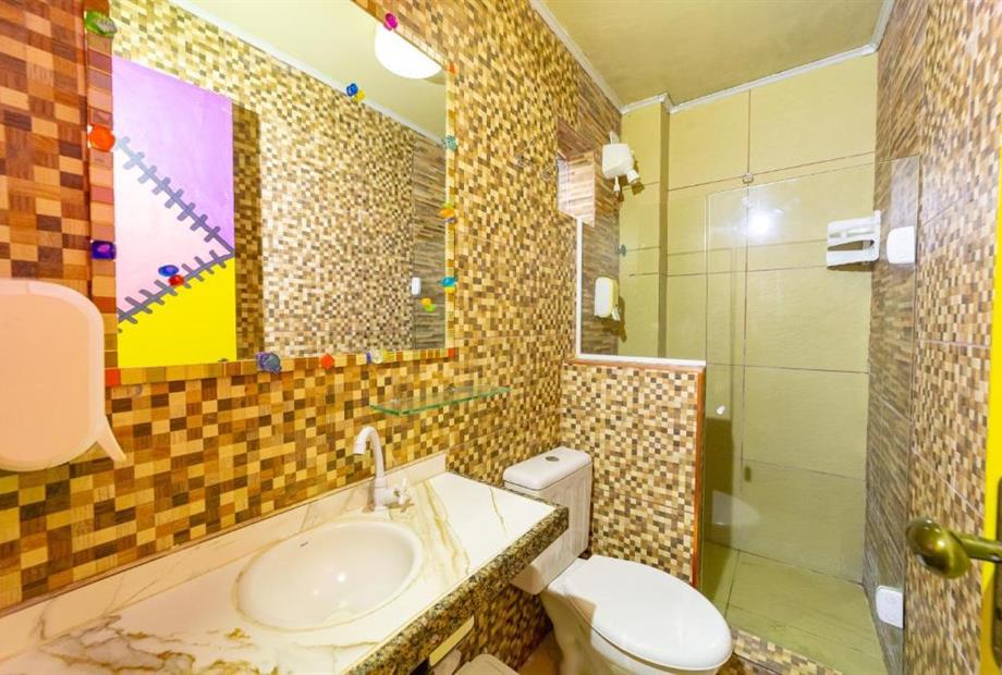 banheiro quarto triplo.jpg