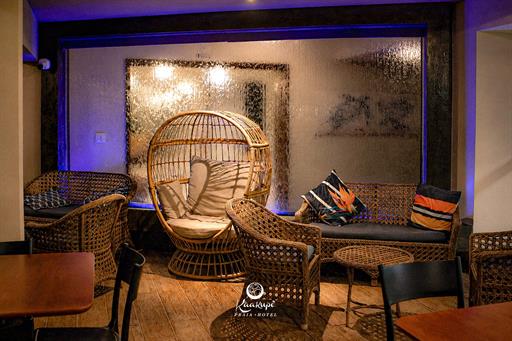 bar - deck (6).jpg