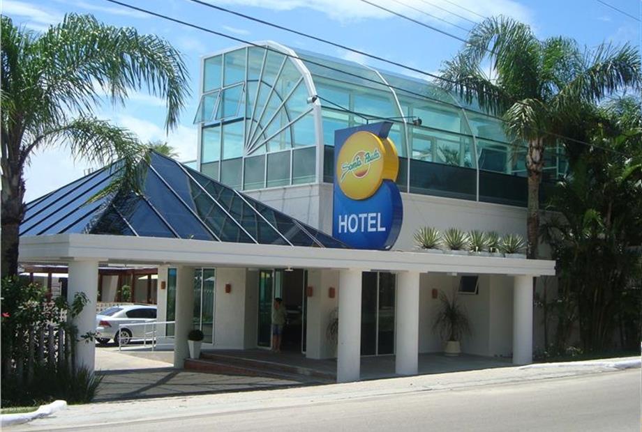 01 - Entrada do Hotel - com estacionamento.JPG