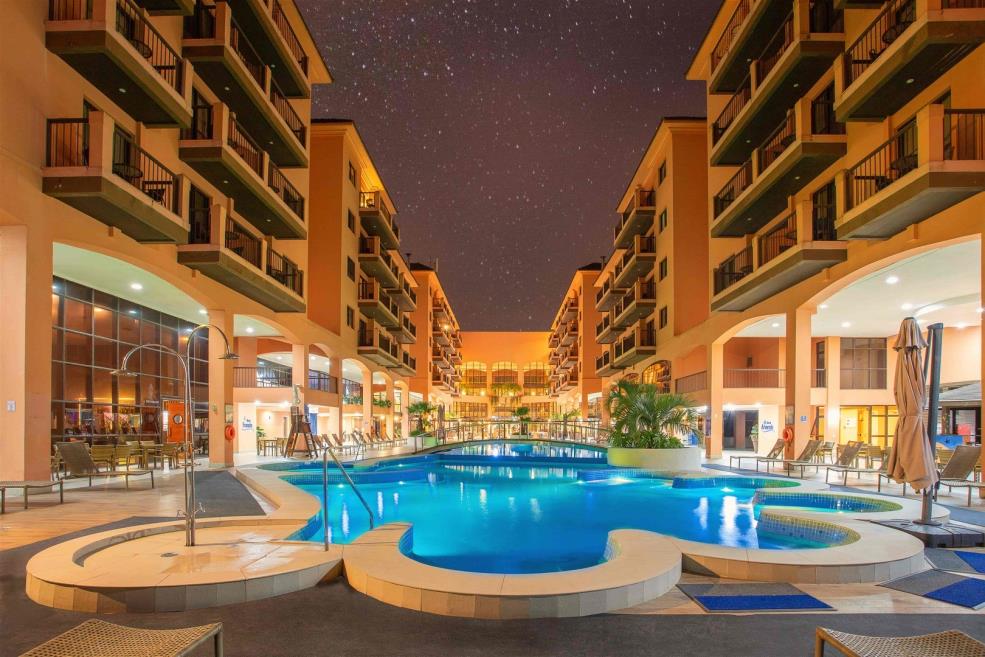 piscina noite3.jpg