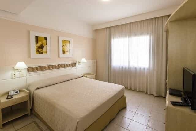 suite lateral - cama.jpg