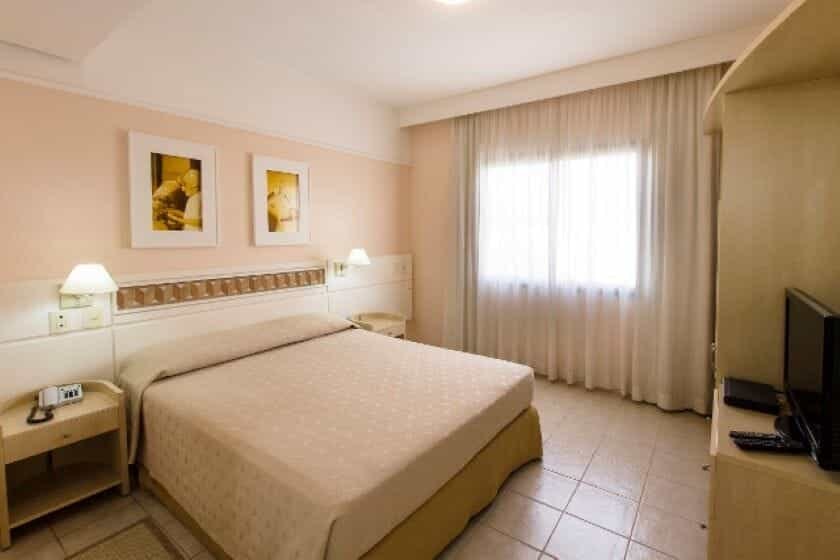 suite lateral - cama.jpg