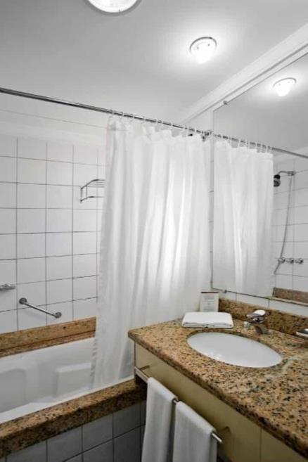 studio lateral - banheiro.jpg