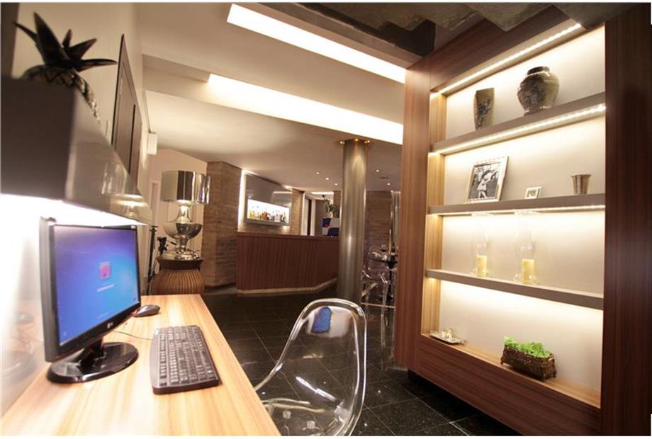 Business Center P..JPG