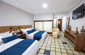 FAMILY ROOM do Fiesta Bahia Hotel 