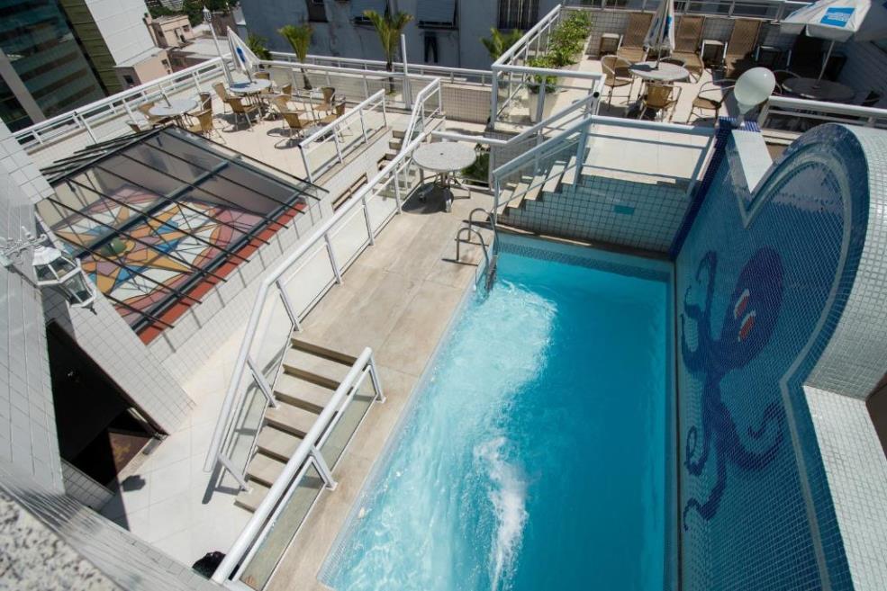 piscina.jpg