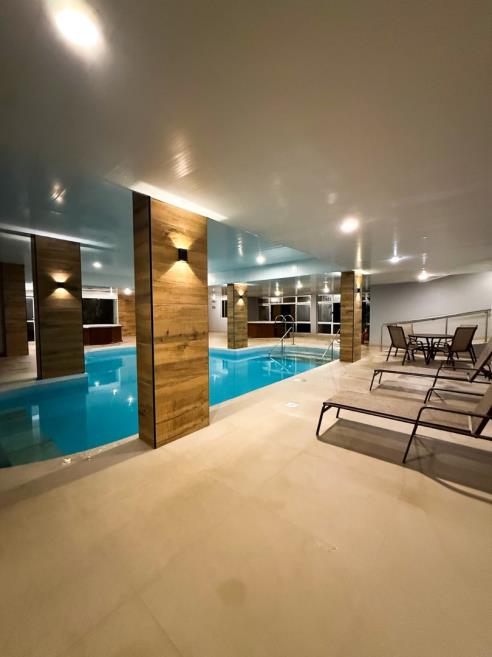 piscina cascata.jpg