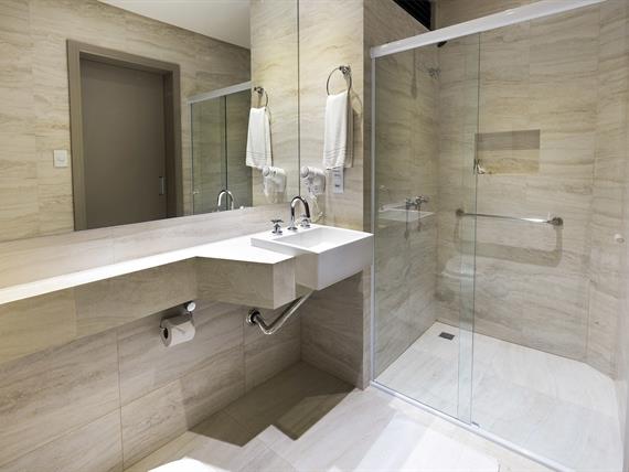 banheiro apto luxo superior.jpg