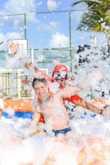 brincadeira espuma.jpg