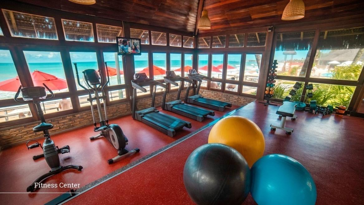 09-fitness-center-hotel-armação.jpg