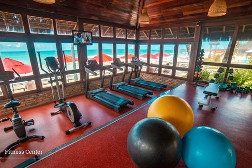09-fitness-center-hotel-armação.jpg