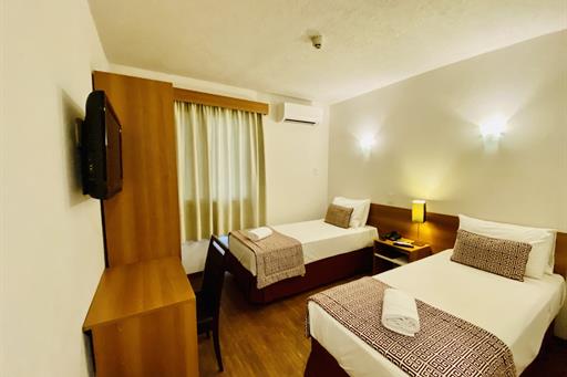 twin g_Easy-Resize.com.jpg