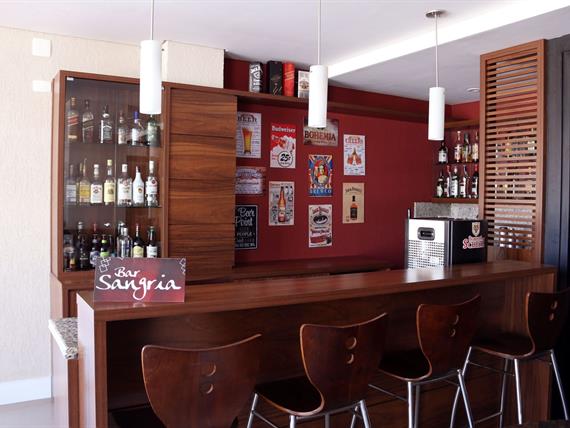 07 bar_Easy-Resize.com.jpg