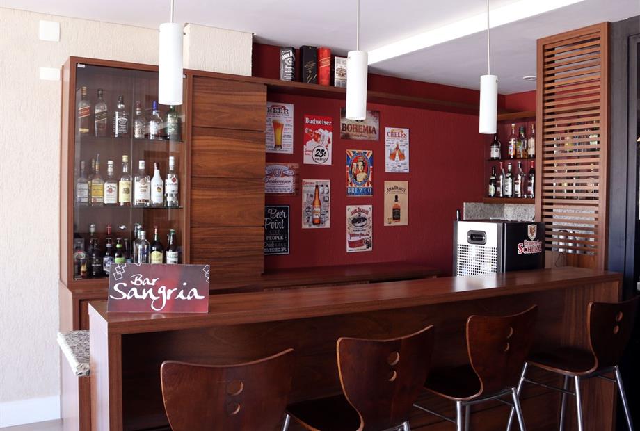 07 bar_Easy-Resize.com.jpg