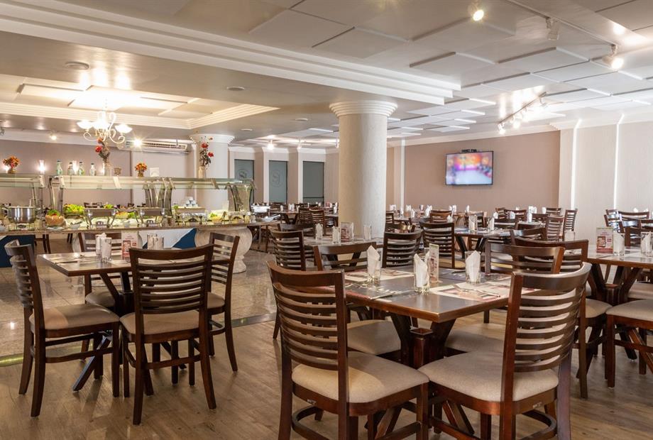 23 restaurante_Easy-Resize.com.jpg