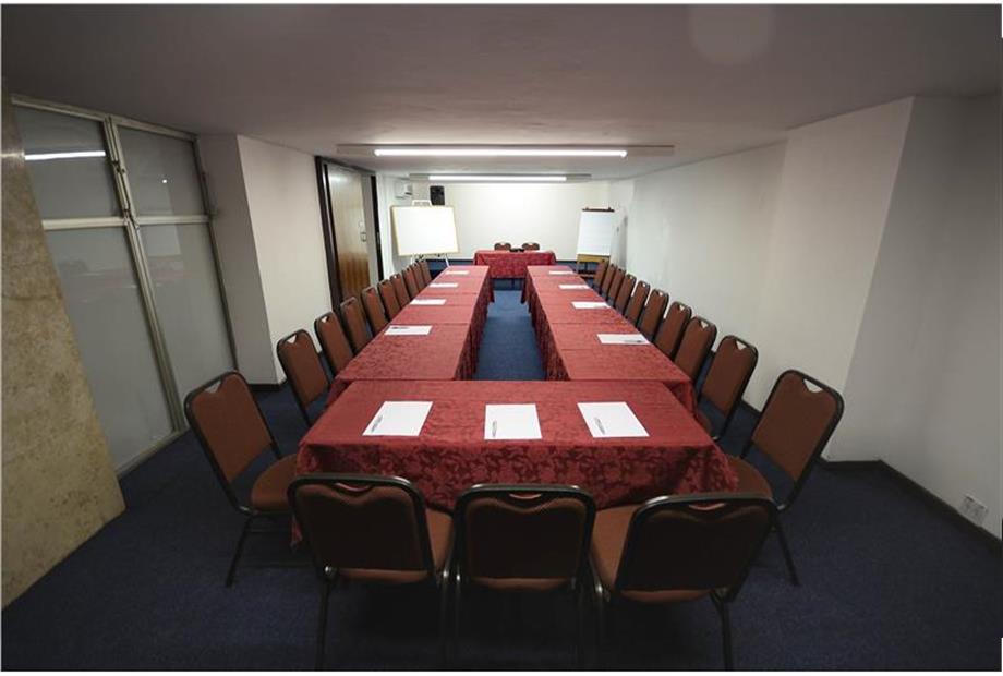 SALA EVENTO CAPRI 2.jpg