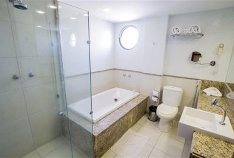 suíte máster_banheiro1.jpg