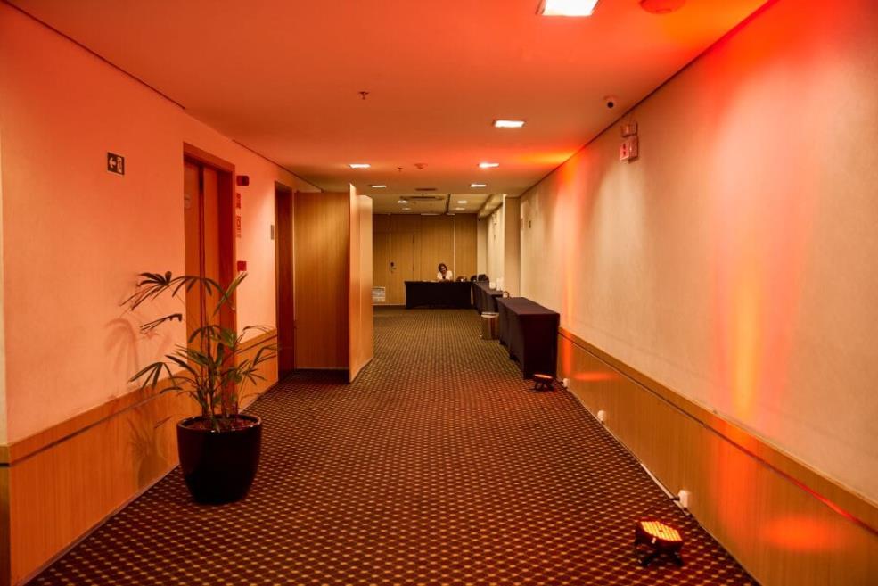 foyer.jpg