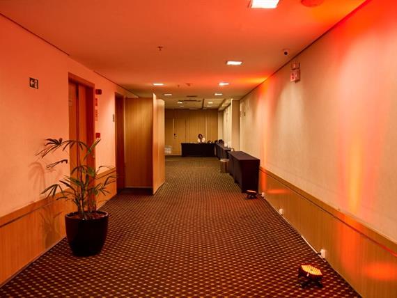 foyer.jpg