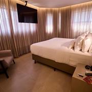 SUITE COM HIDROMASSAGEM