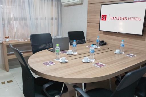 09 Business Center_Easy-Resize.com.jpg