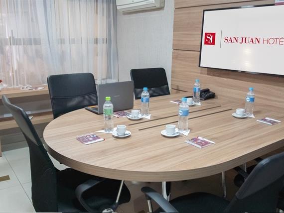 09 Business Center_Easy-Resize.com.jpg