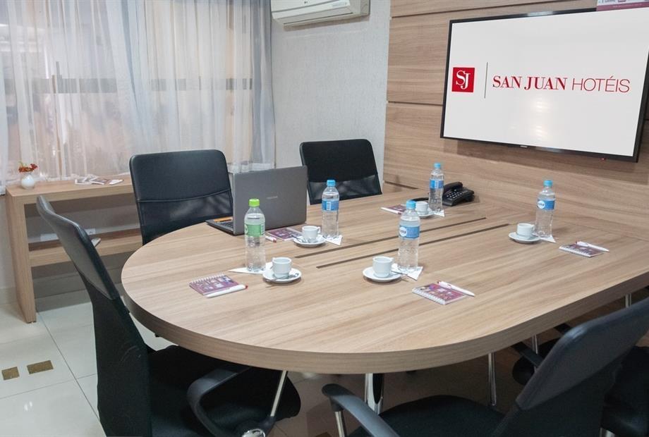 09 Business Center_Easy-Resize.com.jpg