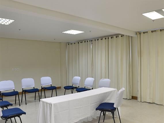 Sala-FLORES-DA-CUNHA.jpg