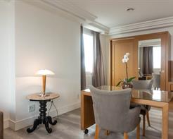 SUÍTE SUPERIOR COM HIDROMASSAGEM