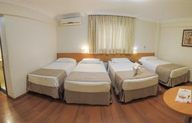 Apartamento Quadruplo Solteiro do Del Rey Quality Hotel - Foz do Iguaçu