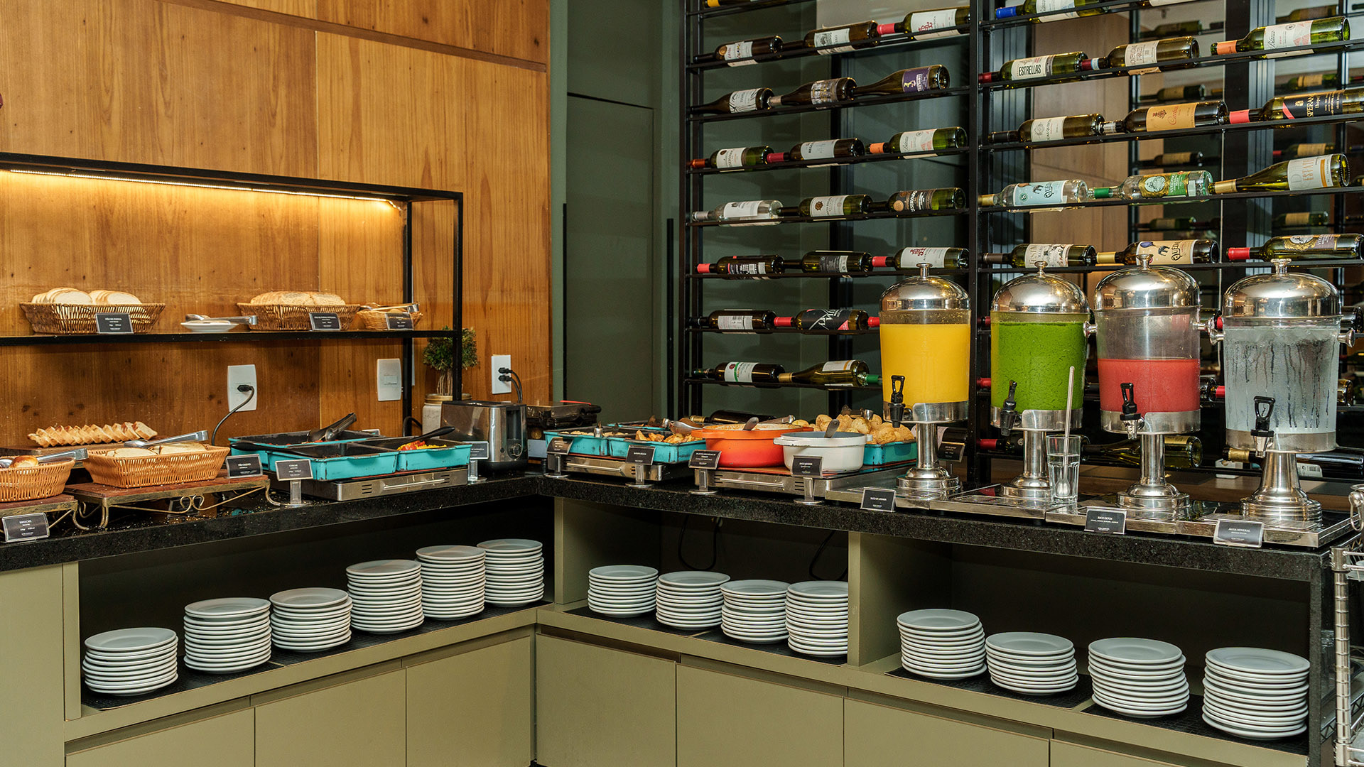 Illustrative image of Athos Bulcão Hplus EXECUTIVE