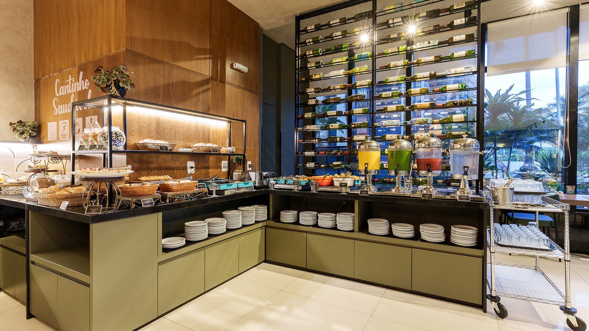 Illustrative image of Athos Bulcão Hplus EXECUTIVE