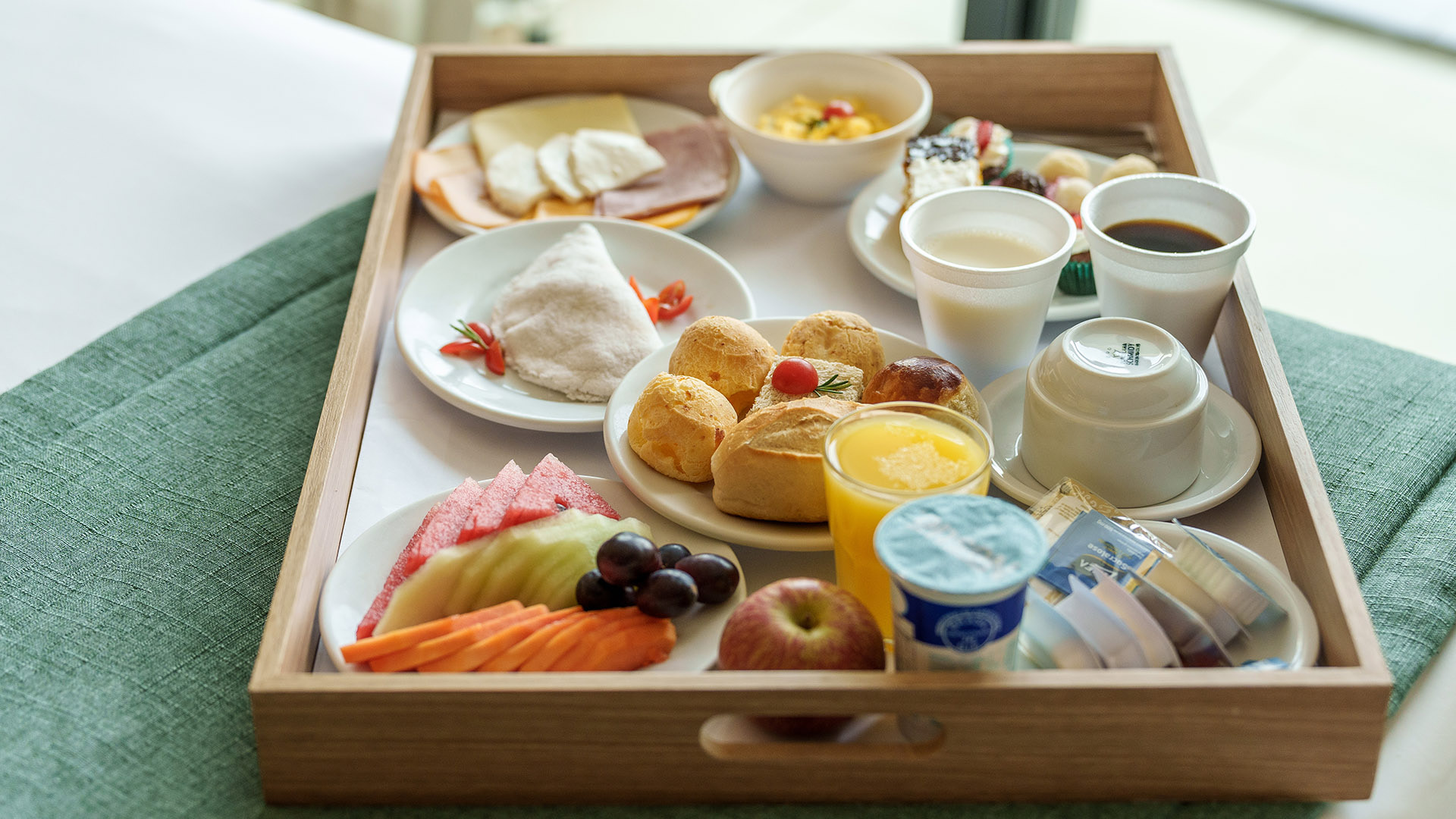 Illustrative image of Athos Bulcão Hplus EXECUTIVE