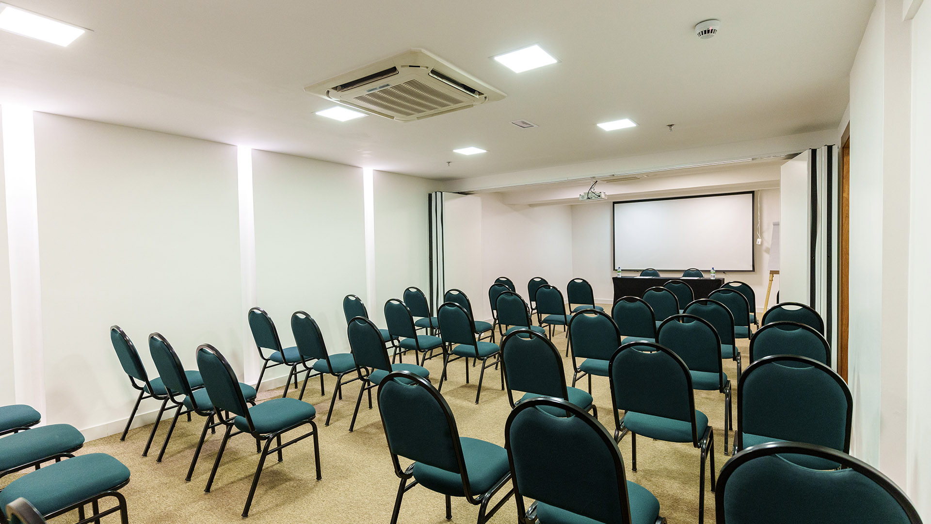 Illustrative image of Athos Bulcão Hplus EXECUTIVE