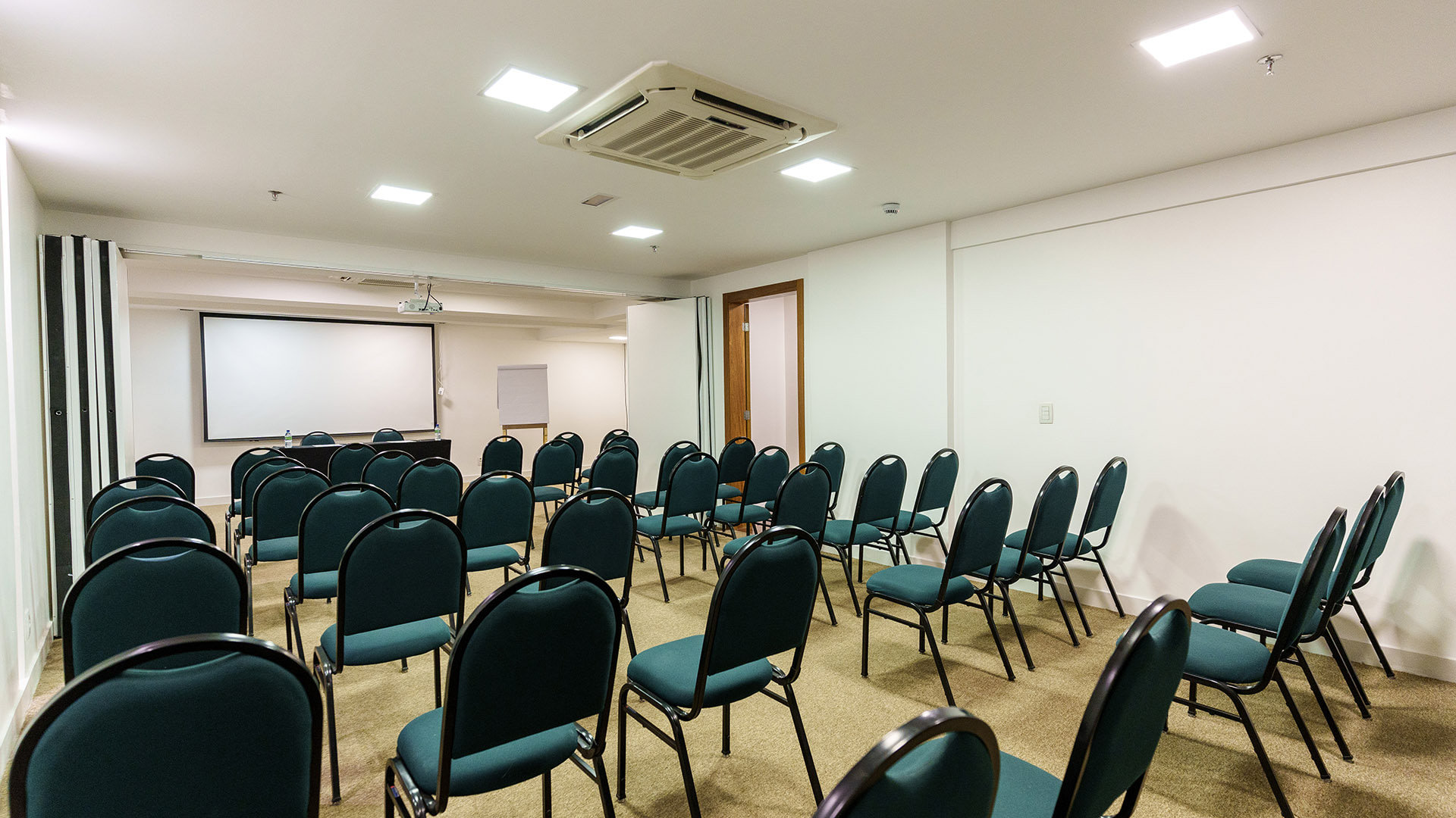 Illustrative image of Athos Bulcão Hplus EXECUTIVE