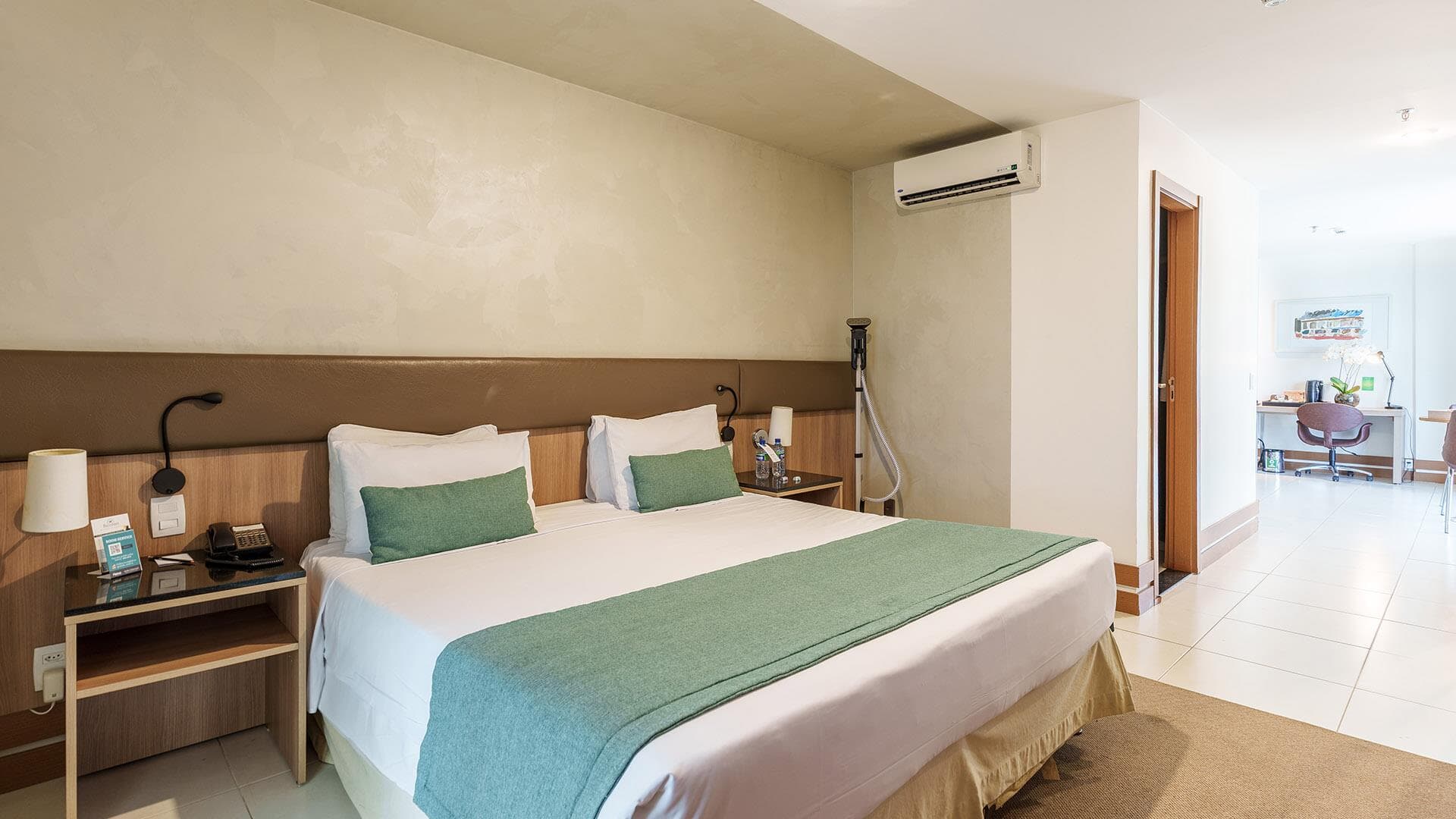 Illustrative image of Athos Bulcão Hplus EXECUTIVE