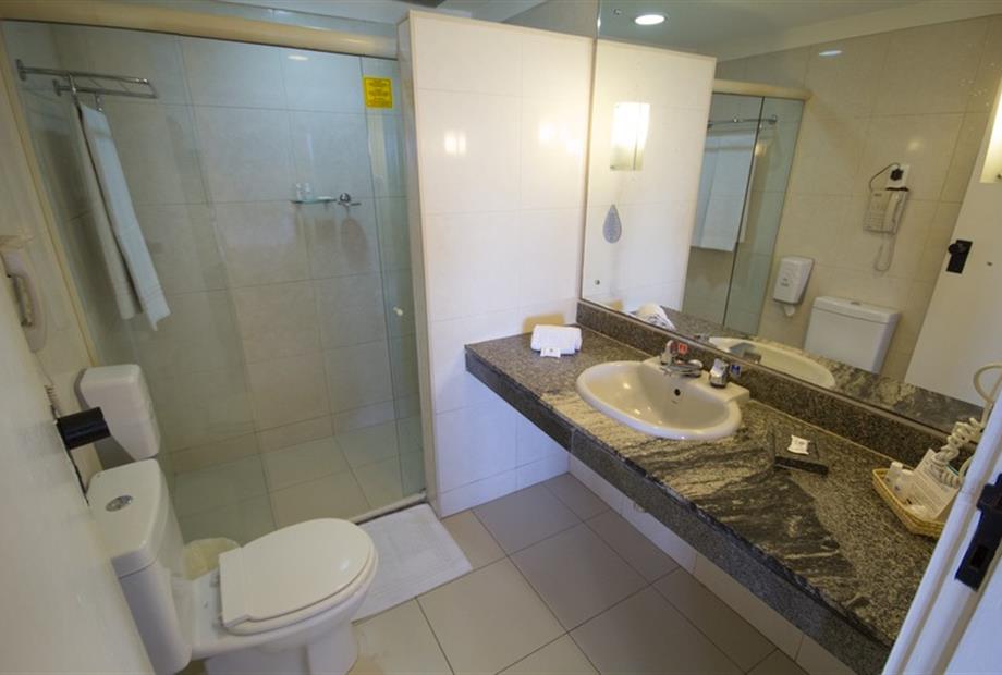 banheiro suite_easy-resize.com.jpg
