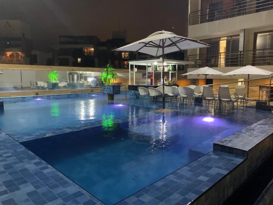 PISCINA NOTURNA 4.jpg