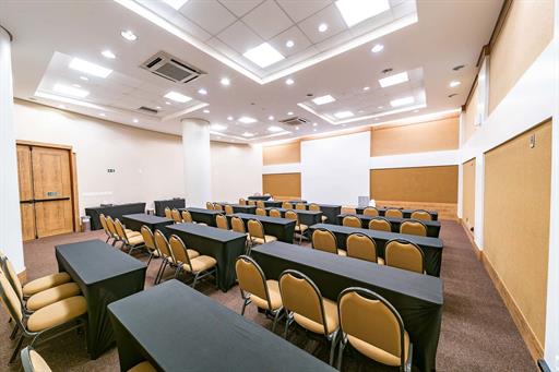 sala peroba - copia.jpg