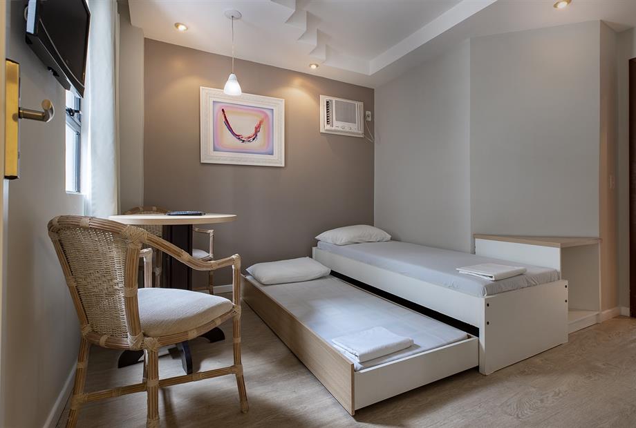 suite sala com cama b.jpg