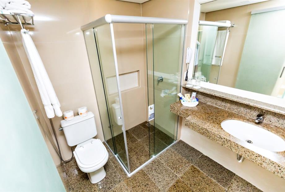 SUÍTE JUNIOR BANHEIRO.jpg