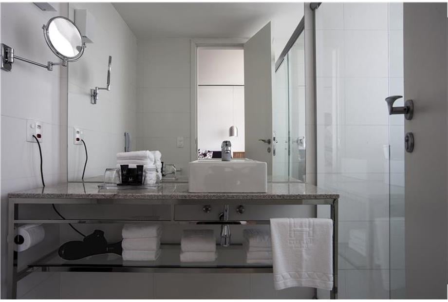 banheiro frente mar.jpg