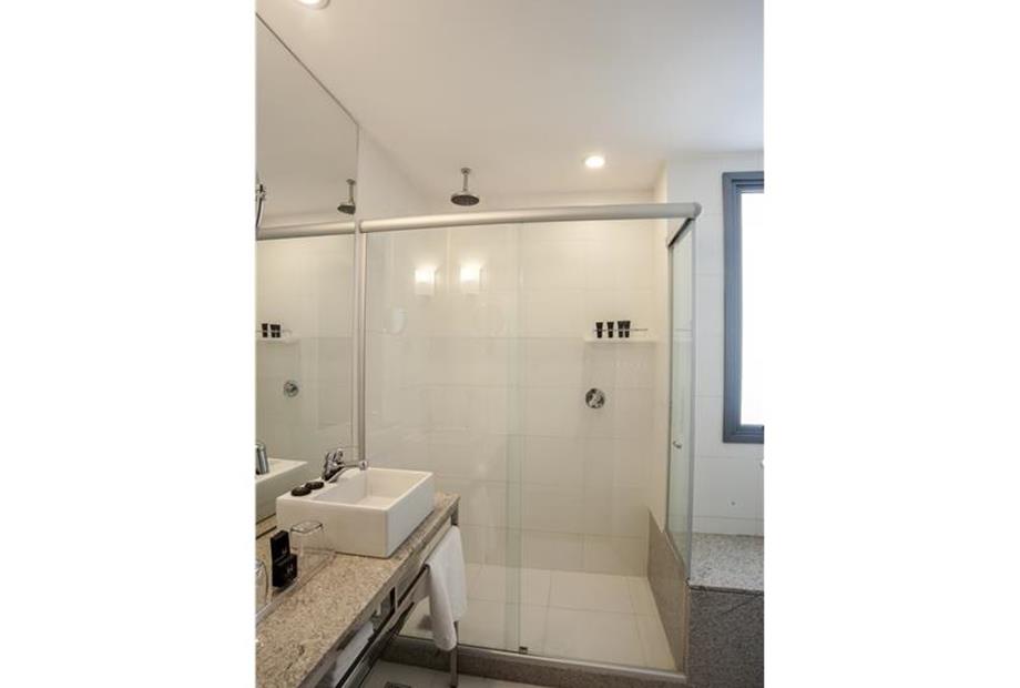 vista mar banheiro.jpg