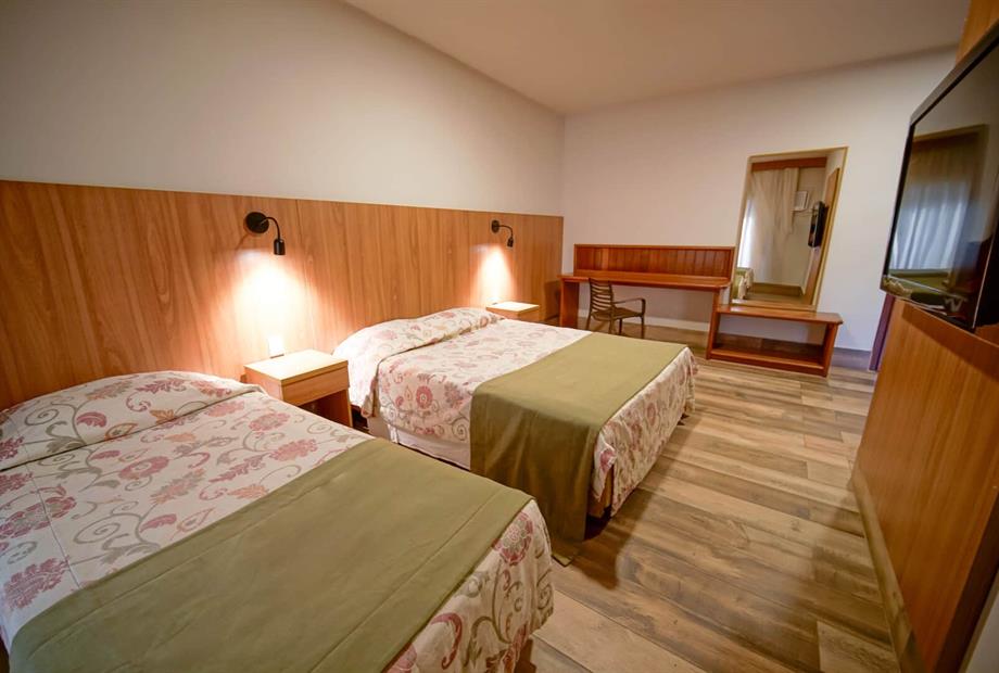 dfs07919 (1)_11zon.jpg