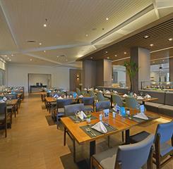 hotel_deville_salvador-restaurante_3.jpg