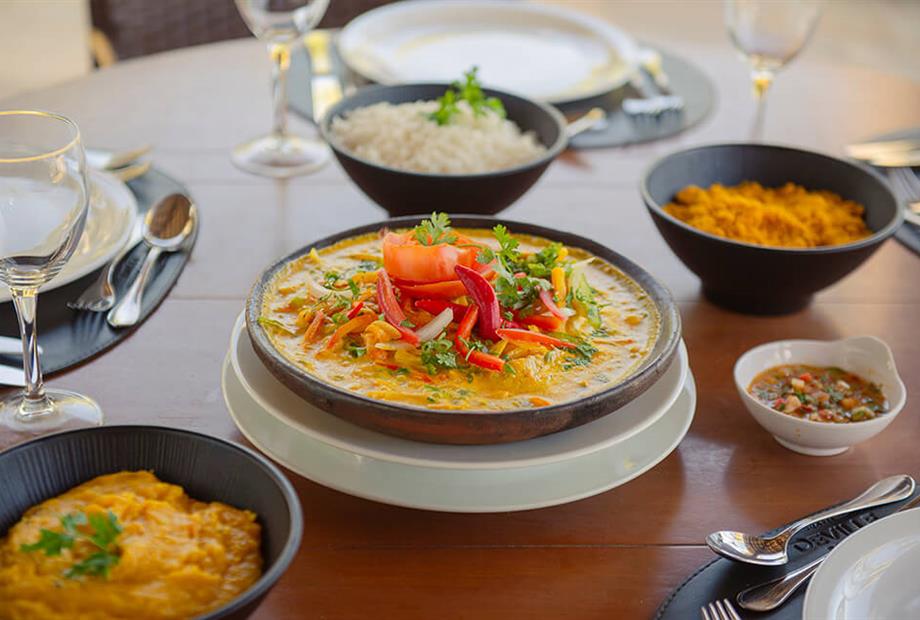 hotel_deville_salvador-restaurante_10.jpg