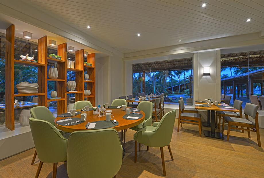hotel_deville_salvador-restaurante_8.jpg