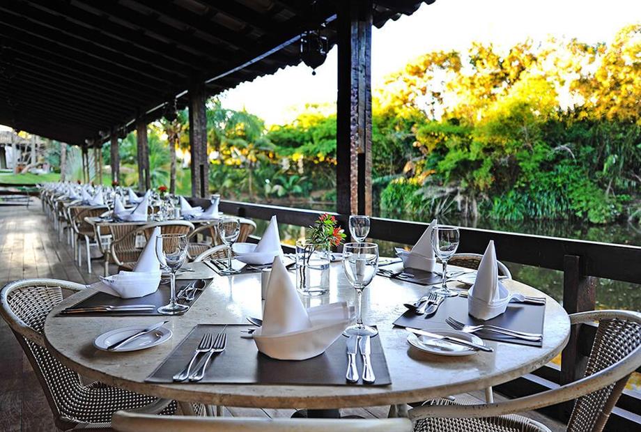 hotel_deville_salvador-restaurante_1.jpg